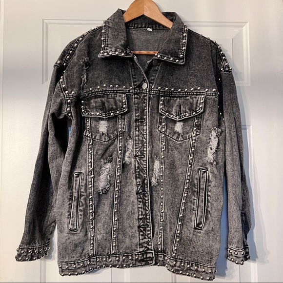 NEVER WORN 🔥🔥GRAY STUDDED DENIM JACKET - Picture 6 of 8